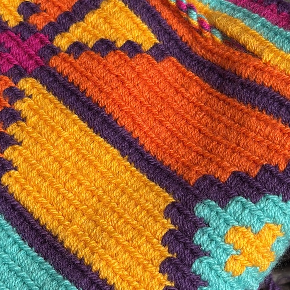 NWT Unique Handmade Monchila Bucket Bag-Crossbody-Drawstring Top-Vibrant Color - Picture 7 of 15